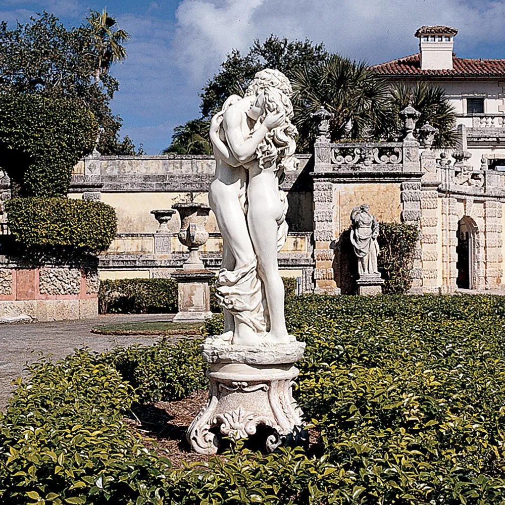 La Passion Grande Statue