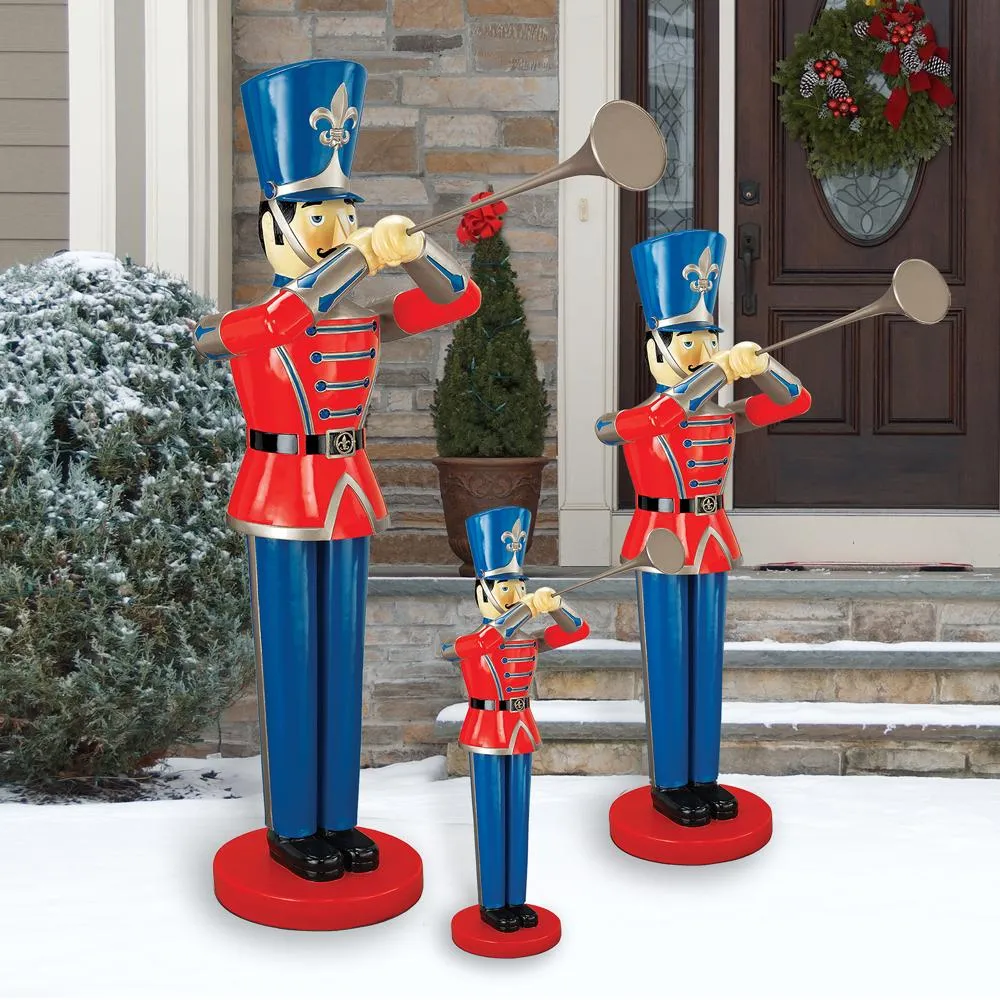 Trumpeting Soldier Statue: Medium